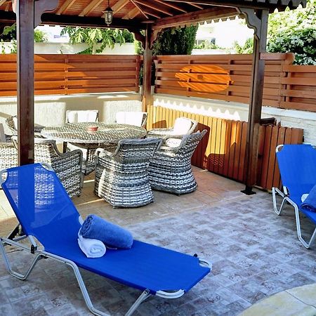 Chronas By Prestige Bookings Coral Bay Exterior photo