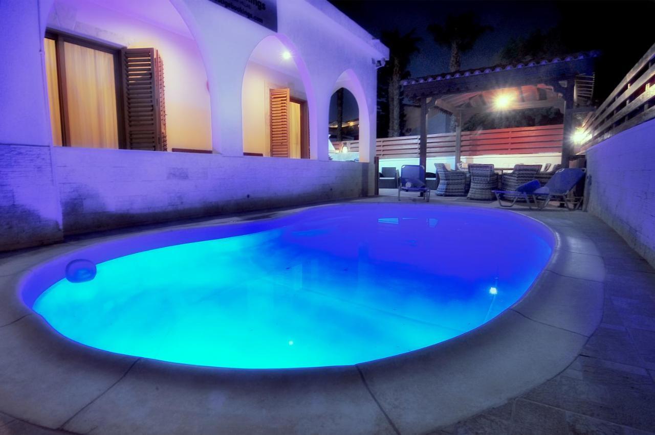 Chronas By Prestige Bookings Coral Bay Exterior photo